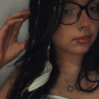 yasmimxn's profile picture. 