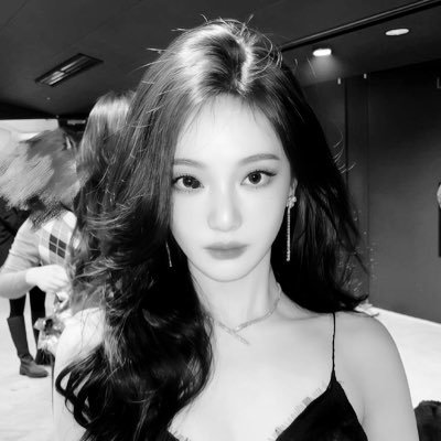 airptlane's profile picture. ILLUSORY ✦ Ning https://t.co/CGDz1w3M6p from Aespa, 2002.