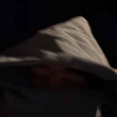 HowAreUReal's profile picture. The World Is Yours