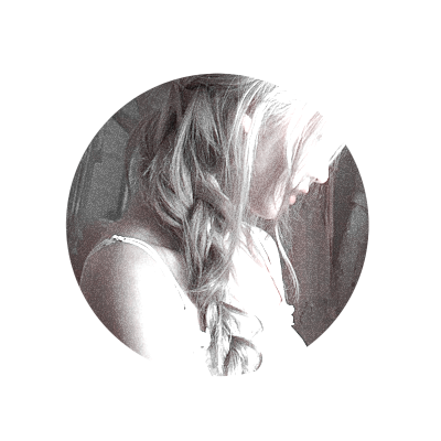 favcly's profile picture. Designing with grids, guided by silence. 🦢