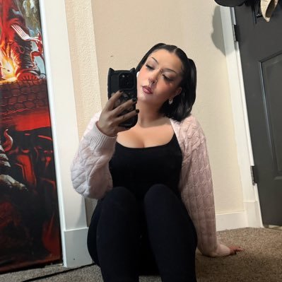 shuttupthx's profile picture. 18+ • nsfw • for funsies  🖤 ca:$bldymryy 🖤 venmo: bldymry