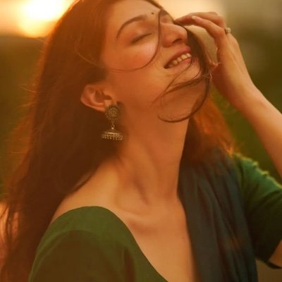 AyNyuzusultan's profile picture. Dikkat ⚠️ benim bölgemdesin.!Evli🦋 O bir neno🥰🧚‍♀️Tam bir Aslan 🦁 Trabzonlu💙❤️Rengimiz 💛❤️💛❤️