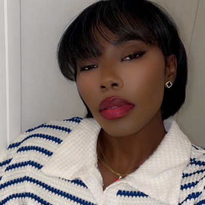 shakirahthusain's profile picture. I Am A Ray of Sunshine🌞 | Sagittarius Lover 🩷 | I Love Ayra Starr, Tems and Bloody Civilian 💯 | I Am A Billionaire 💷💸