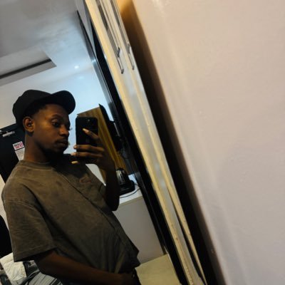 fola_stone's profile picture. 💭