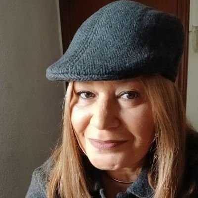 Crisan2102's profile picture. Mujer que a los 57 años decidió armar la maleta e irse de su país a ...