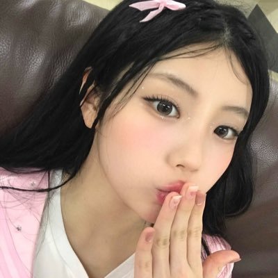 springmorningb's profile picture. 내가 도착하기 전까지 잘 지내고 있어야 해