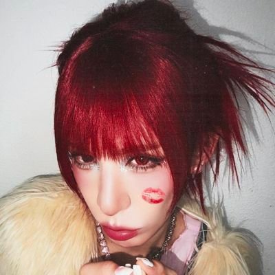 fuu_sukii's profile picture. 「 make me turn to dust in the palm of your hand 」