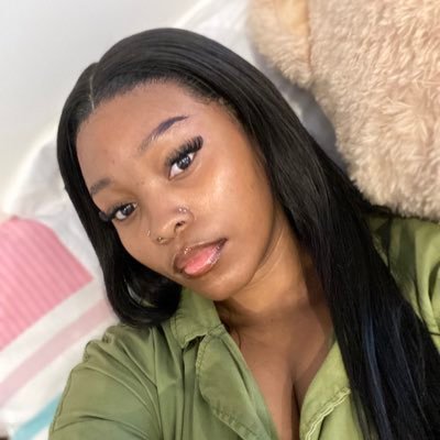 LesAgain's profile picture. 