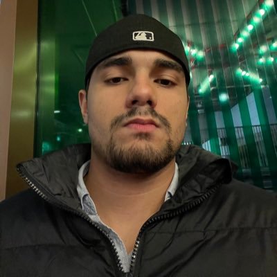 vectorpeep's profile picture. without a trace.