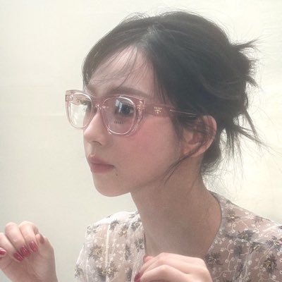 qtyyuno's profile picture. jaehyun and taeyong of the government