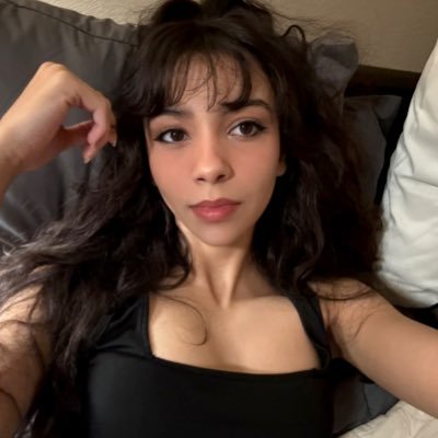 overtaaa's profile picture. 22 | twitch streamer + super serious gamer😸