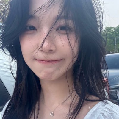 dxeivu's profile picture. trade my whole life just to be.