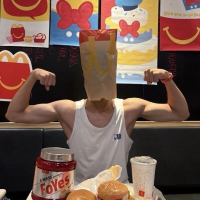 LovoeW_S's profile picture. 20 176 52（增肌中） 互推私 随缘在线中 🧦🩲🉑 一般一日一更，流量好了会多更