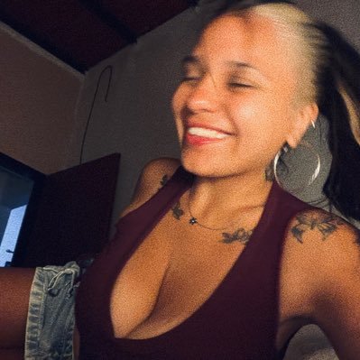 camilacabrera27's profile picture. 👑