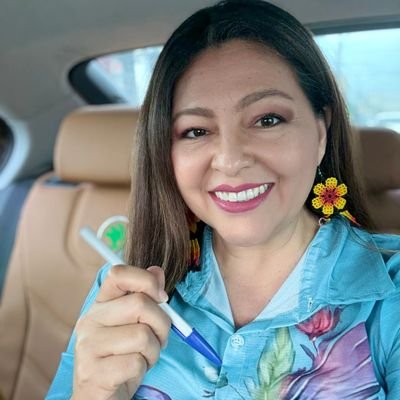 SofiaEspinRC's profile picture. Ingeniera eléctrica de ESPOL. Parlamentaria Andina. 💙🖐🏽🇪🇨