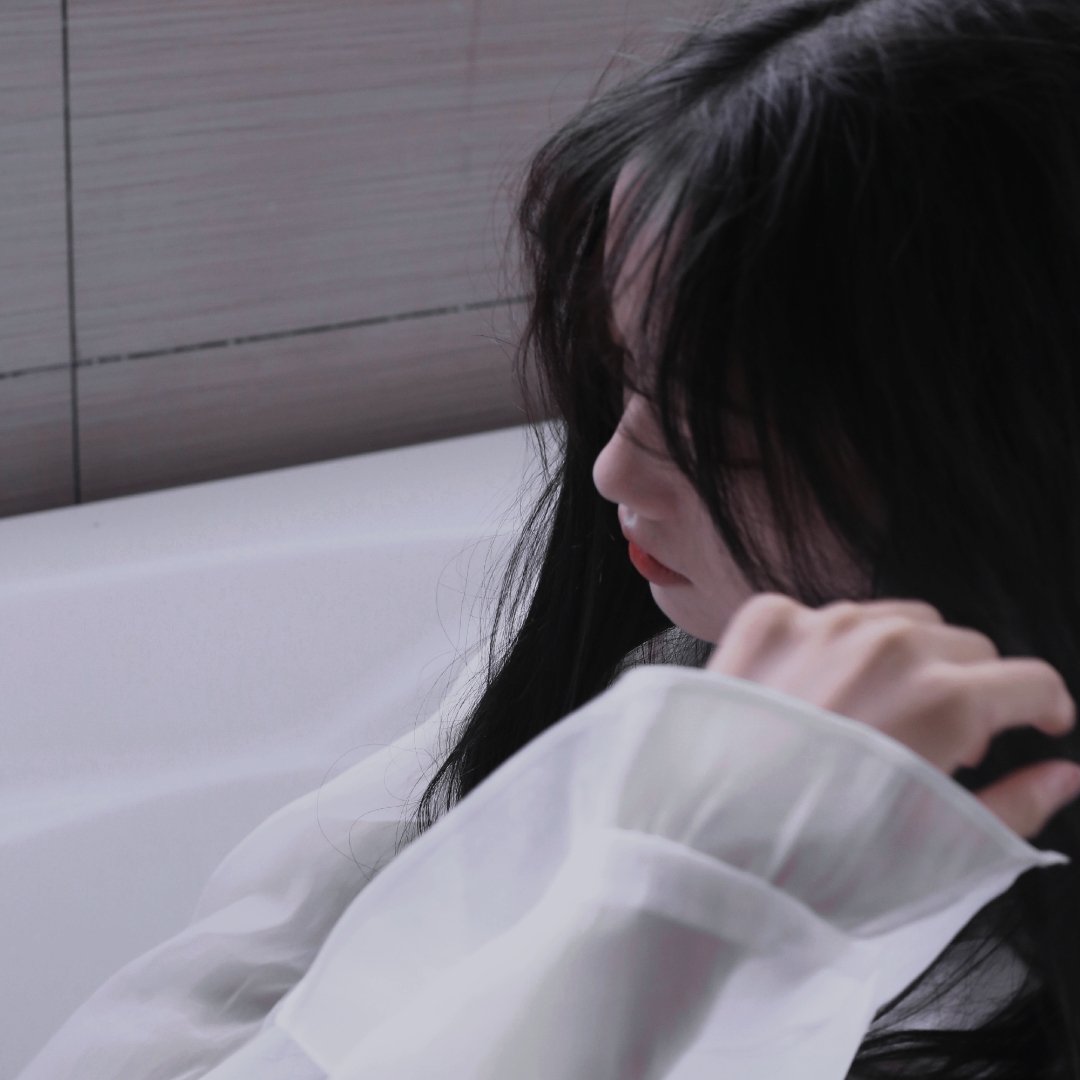 Kamala132847120's profile picture. See through life's complexities, yet cherish it deeply.