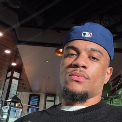 delawrencelee's profile picture. @markleela_ 🧦