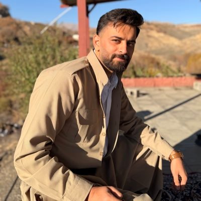 r_amaniyan's profile picture. 2+2=1