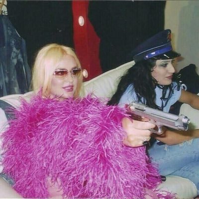 bumelekkim's profile picture. sosyolog,herbokolog,astrolog,bilir kişi,model,kayısı güzeli,sütten çıkmış ak kaşık ve bulunmaz hint kumaşıyım bide tarotun kraliçesiym @beymeldansmanlk