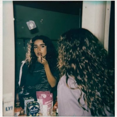 akissbeforealie's profile picture. 1994✨