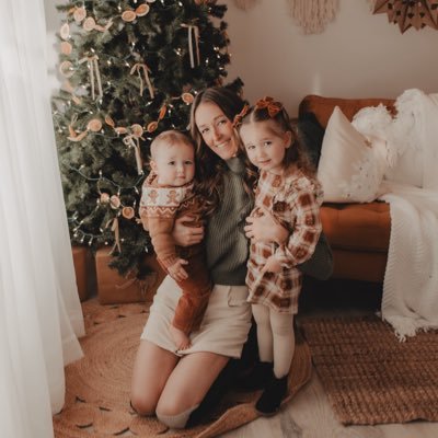 cait_brooks10's profile picture. Momlife🤎 •{ClicksbyCait📷}