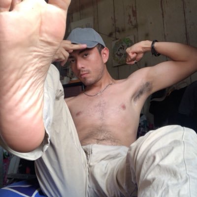 okak_feetmore's profile picture. Ecuador 🇪🇨/ fetichoso de patas 🔥🦶🏻/ 24 años /42🦶🏻