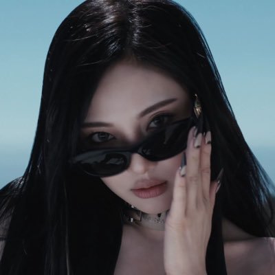 berieheaven's profile picture. strawberries, cigarettes n me against the world 🍓 #edtwt #shtwt #subtwt