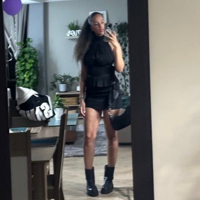 nickyticki9's profile picture. be kind and take no shit