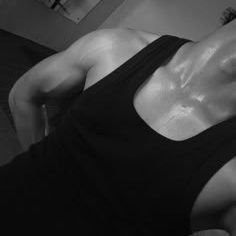 levelupinlove_'s profile picture. 24 years old massage therapist from Lahore .
height 5.9
in this field from last 2.5 years 
serving to selected couples and females.