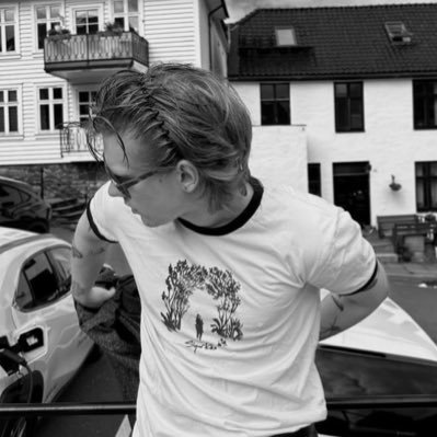 333crawling's profile picture. jeremy & chad