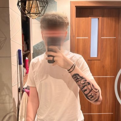 SWIFZYYYYY's profile picture. that's why we dbd ladder top 200/300 radiant👑 peak #28 top bf6 player 😮‍💨