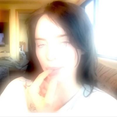 phoebils's profile picture. 