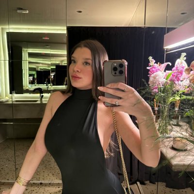 mergasaputra_12's profile picture. Gymrat, cappuccino killer, Netflix connoisseur 💪📺 follow me for a surprise dm 😜