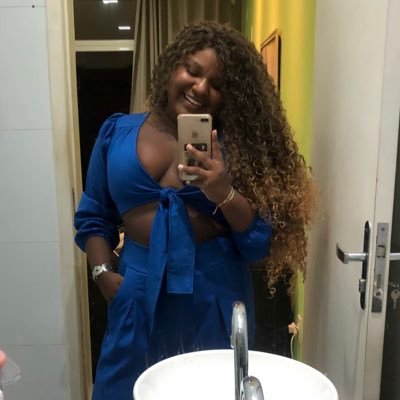 porralindaa's profile picture. Deus no céu e eu no grau