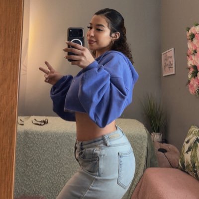 sandragl0's profile picture. God first 🤍