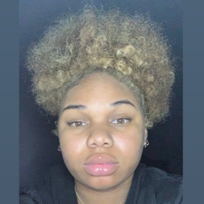 Br3michelle_'s profile picture. 