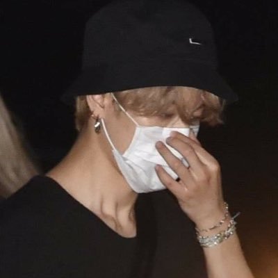 ghoostkook's profile picture. stanning bts isn't enough i need to be in the group