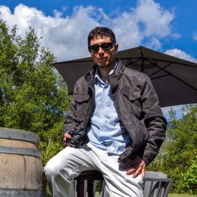 AlexMadariaga7's profile picture. Periodista.