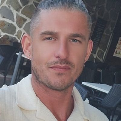 robshaw2014's profile picture. Believe in karma enough to not be a see you next Tuesday.....as its a real thing 😉❤