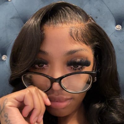 positiveidaaa's profile picture. girl w the butterfly tattoos🦋