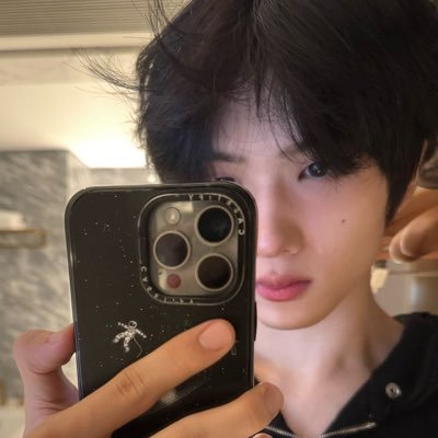 cry_sung's profile picture. Idk