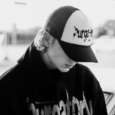 grazzy__h4ckerr's profile picture. ╔═══*.·:·.☽✧ ✦ ✧☾.·:·.*═══╗
₊‧.°.⋆  •˚₊‧⋆.
⊹₊ ㆍ✿ㆍGrazzyㆍ✿ㆍ₊⊹

⊹ ˚ . 17 ｡ﾟ⋆

⋆substantivo⋆

☉  ☾ lua 

╚═══*.·:·.☽✧ ✦ ✧☾.·:·.*═══╝