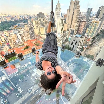 Laaree_'s profile picture. Vive y deja vivir ✨