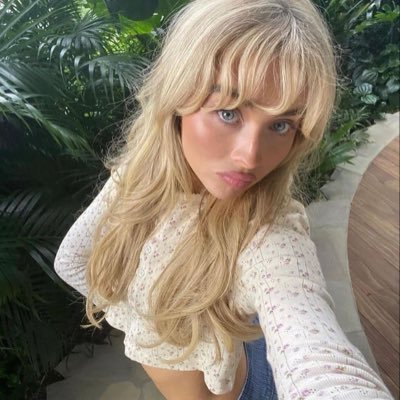 glouperie's profile picture. ꐑ ⁵⁵ ࣪ ›⠀Crimson Marginalia — Literary Architect， Mercurial Élite (1994)⠀. 〟ৡ ࣪ ⠀The Chairman’s Gallery⠀፡ ௫⠀Anatomy of a master tactician. ᝰ