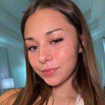 SophieR54159's profile picture. FL☀️God First