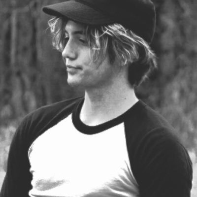 zoaxren's profile picture. 