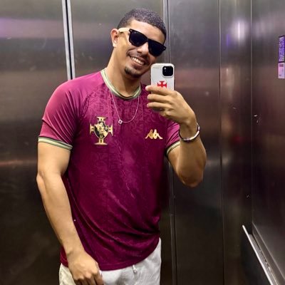 crvgmaico's profile picture. aqui eu só falo de futebol e NBA🏀 um vascaíno fanático ◤✠◢  apostador nas horas vagas 🤑⚡️engenharia ⚡👷🏽‍♂️ MARANHÃO-🇧🇷