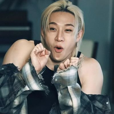 Channands's profile picture. Channa assumida 🐺❤️
All wee need is love, dreams and Stray Kids. ✨🧭
Cadelando em OT8 🗣️