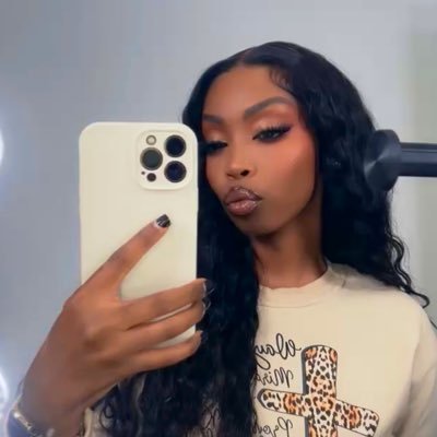 msmercc's profile picture. Leng beauty queen 24/7💄