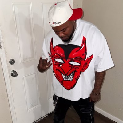 KINGHEAVYANO's profile picture. Follow me!! I follow bacc!! add me on Snapchat Yano723